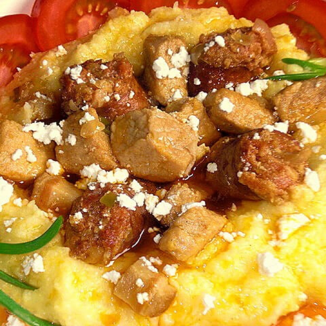  CARNE LA GARNITA CU MAMALIGA SI USTUROI (200g)